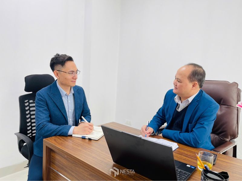 Hành trình của người đi qua nhiều tầng không gian sống